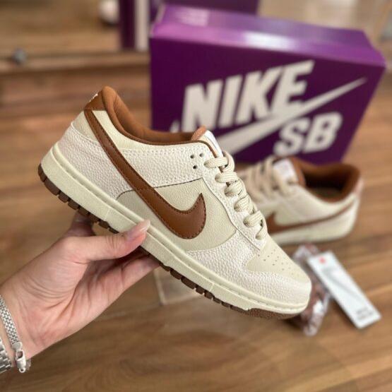 TÊNIS NIKE SB DUNK LOW CARAMELO