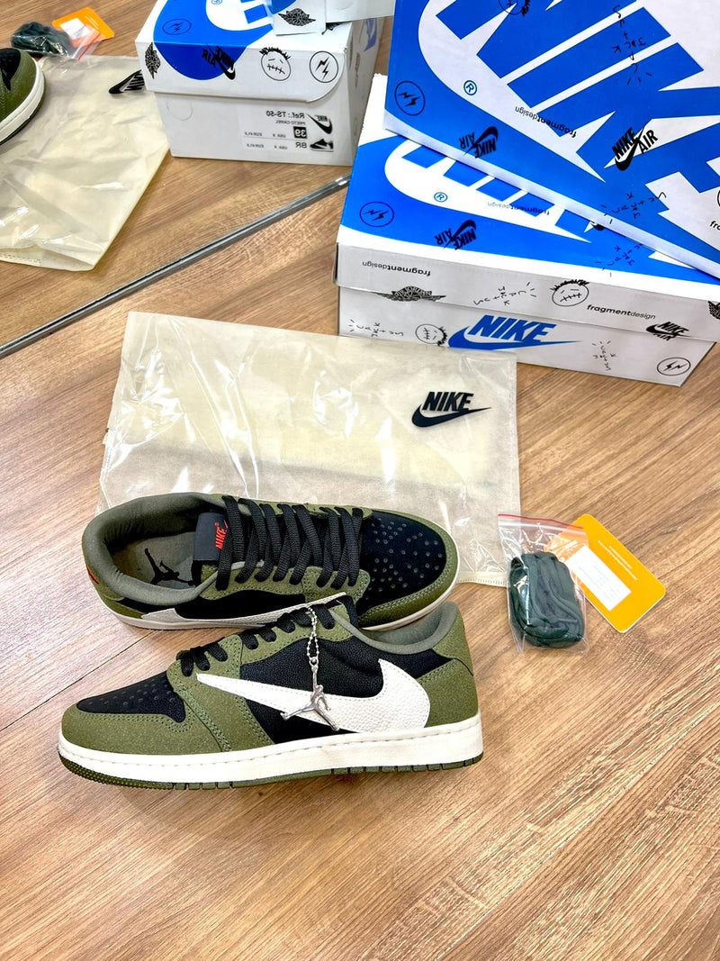 AIR JORDAN 1 LOW TRAVIS SCOTT VERDE