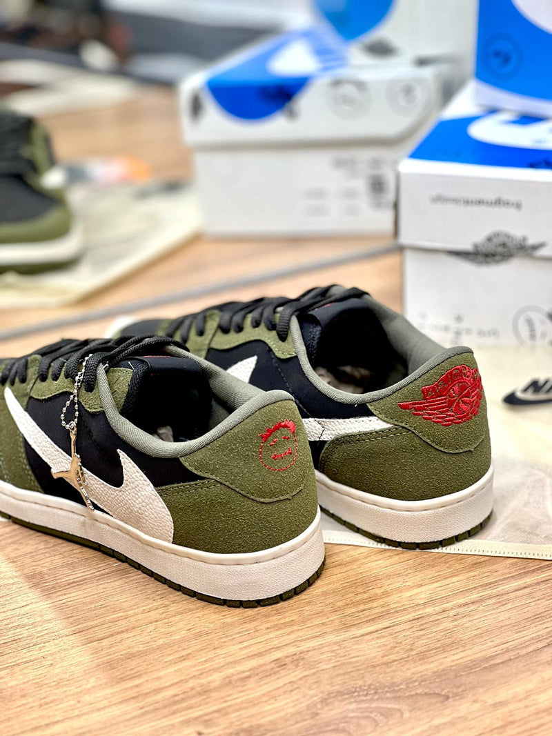 AIR JORDAN 1 LOW TRAVIS SCOTT VERDE