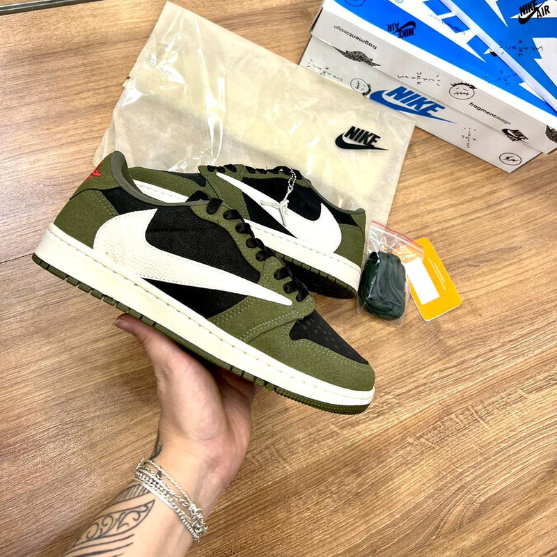 AIR JORDAN 1 LOW TRAVIS SCOTT VERDE