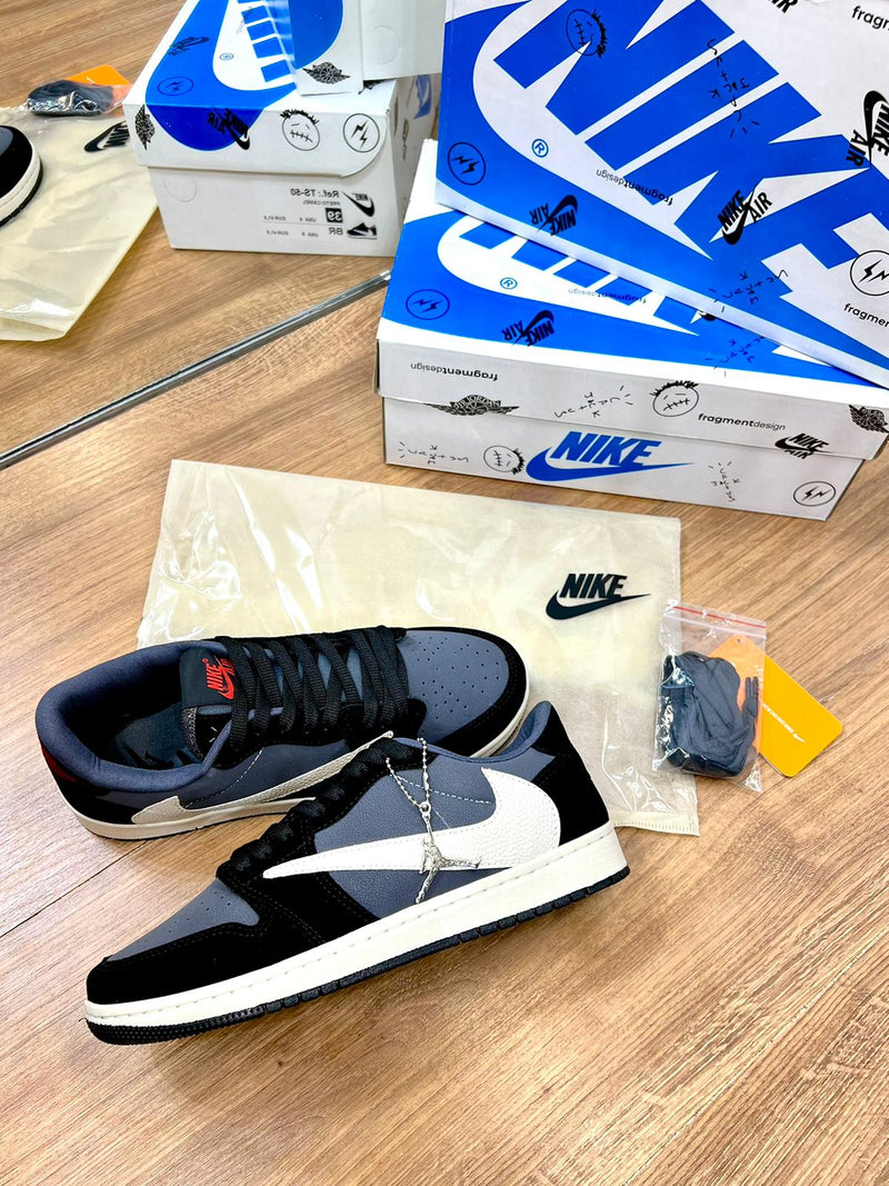 AIR JORDAN 1 LOW TRAVIS SCOTT AZUL MARINHO