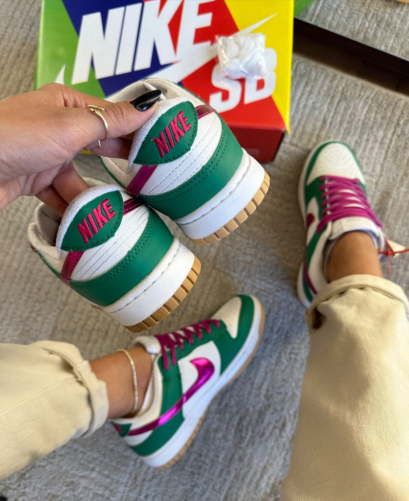 NIKE DUNK SB GREEN FUCHSIA